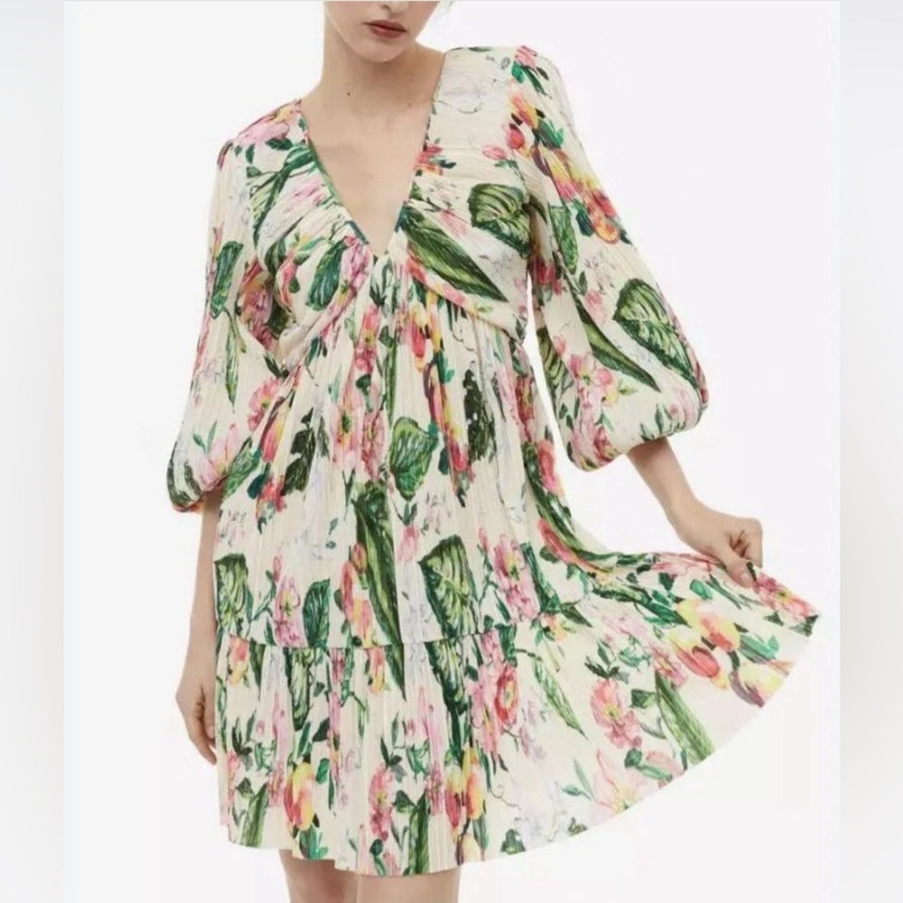 H&M Empire Waist Plisse Pleated Floral Dress L